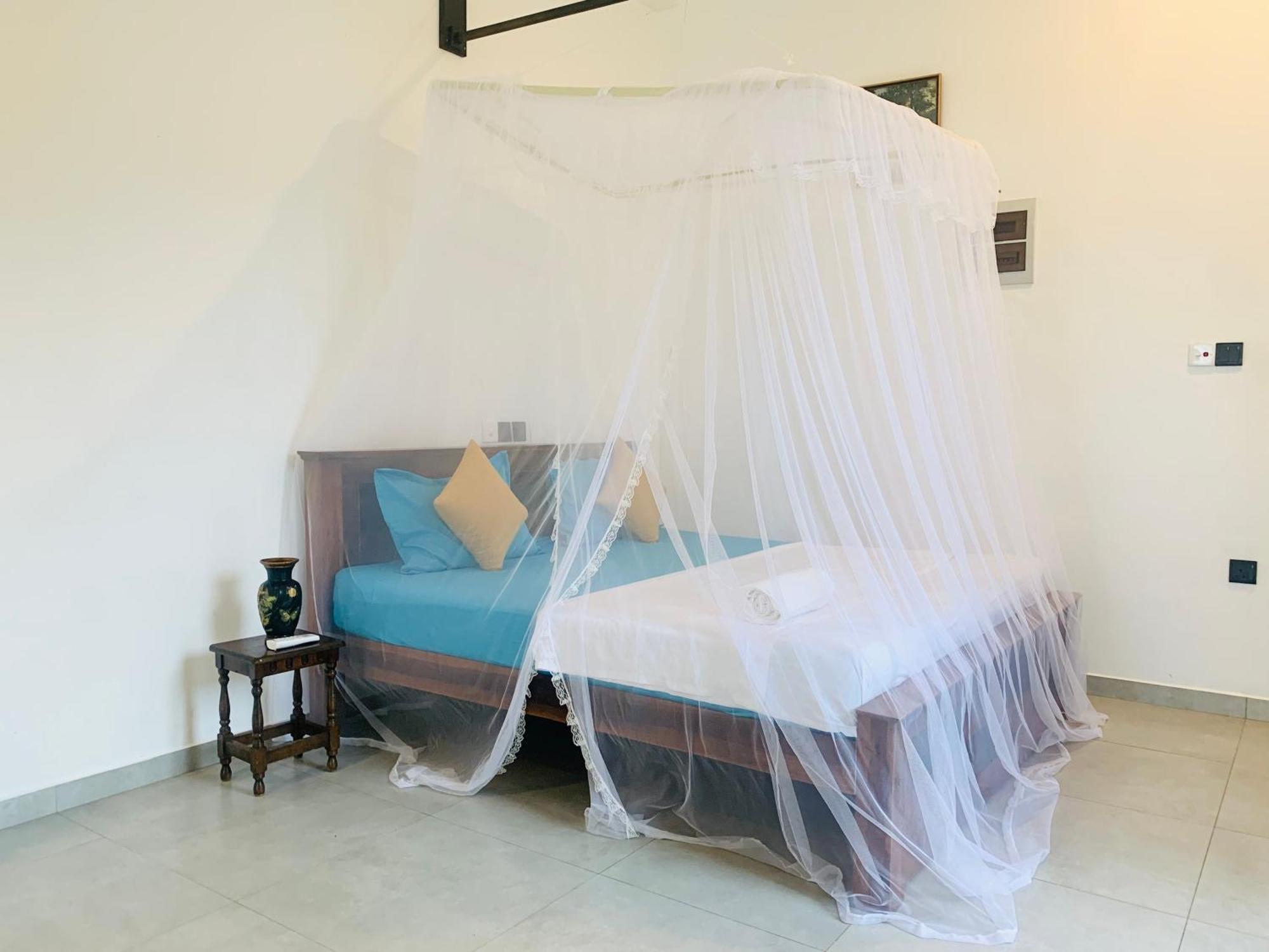 Kavin Beach Hotel Хіккадува Екстер'єр фото