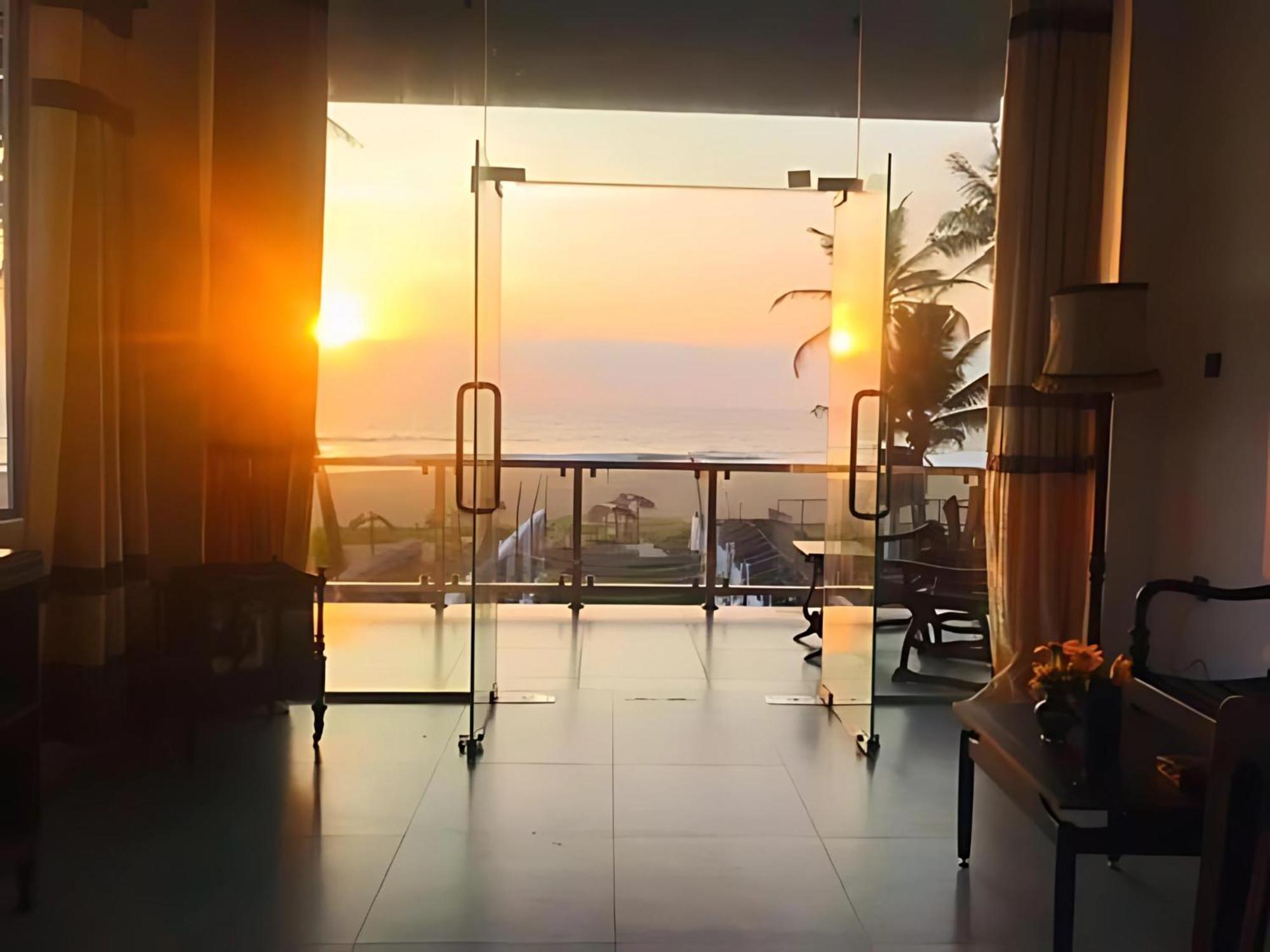Kavin Beach Hotel Хіккадува Екстер'єр фото